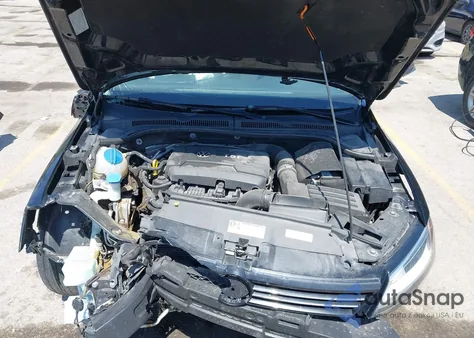 2014 Volkswagen Jetta 1.8T Se z USA, uszkodzony, nr VIN 3VWD07AJ2EM419261